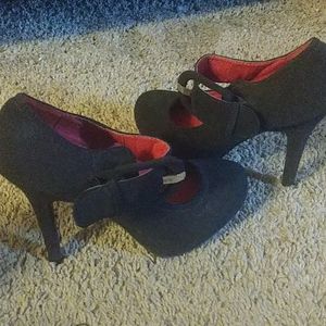 Black shoes